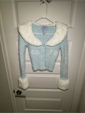 Hello Kitty Forever 21 Cardigan Sweater Faux Fur Collar Baby Blue Pearl Button S